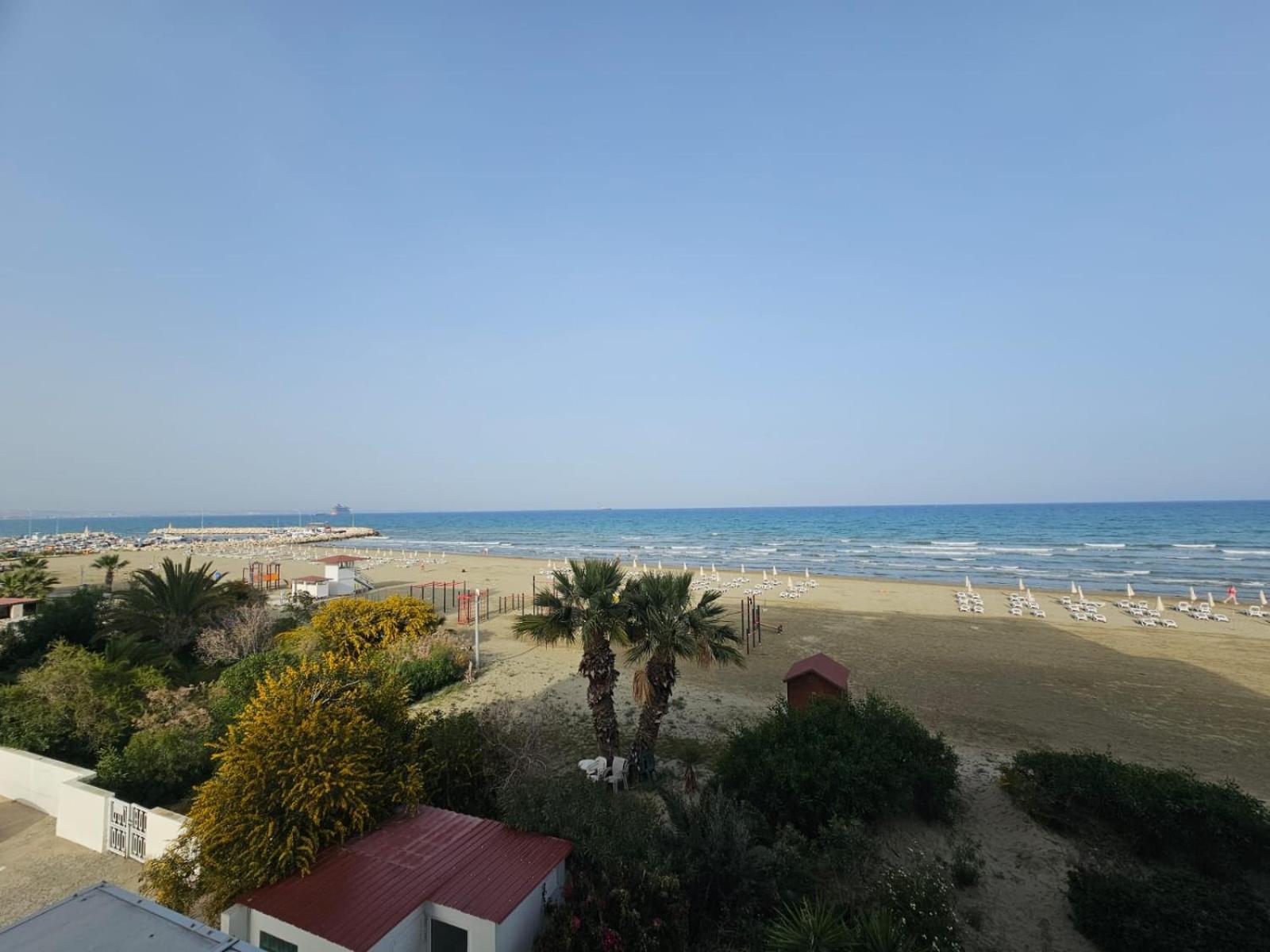 לרנקה Makenzy Sandy Beachfront Paradise מראה חיצוני תמונה