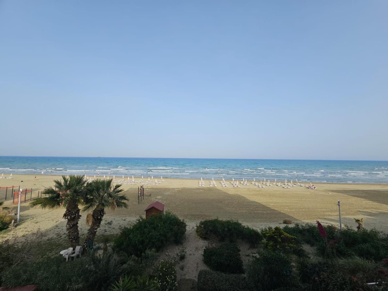 לרנקה Makenzy Sandy Beachfront Paradise מראה חיצוני תמונה